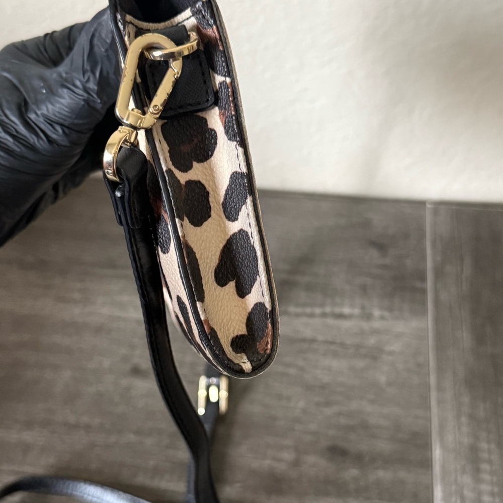 🔥 Tory Burch, leopard print Crossbody bag, PVC leather🔥 - Picture 4 of 14